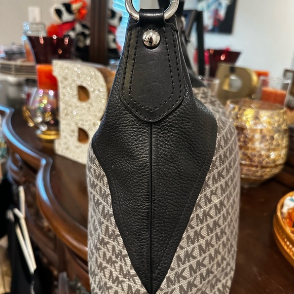 Michael Kors Monogram Black and Gray Shoulder Bag - Picture 11 of 11